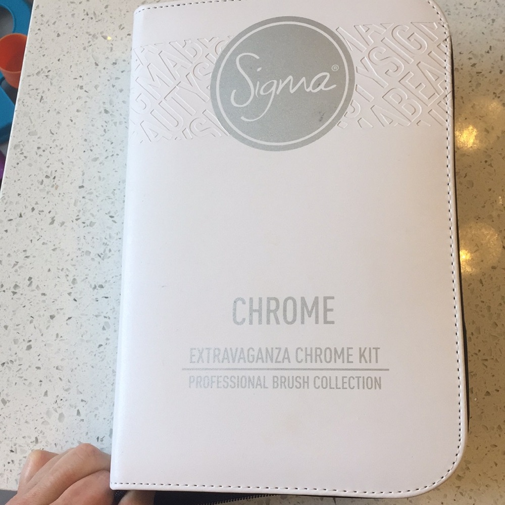 Sigma Complete Brush Kit in Chrome